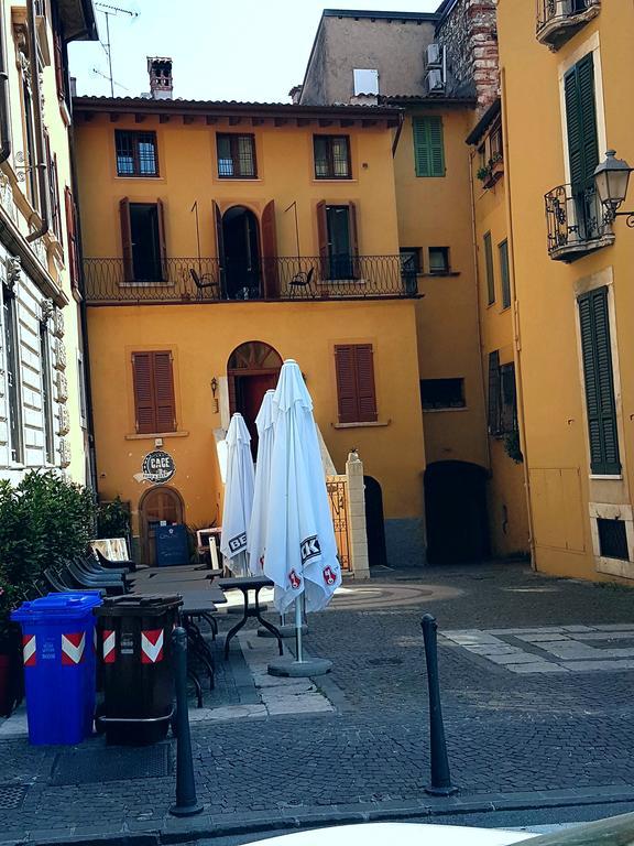 Ferienwohnung Residenza Teatro Vecchio Saló Exterior foto