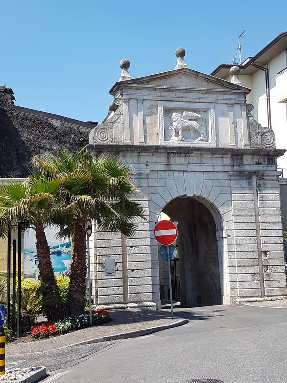 Ferienwohnung Residenza Teatro Vecchio Saló Exterior foto